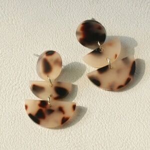 ⭐✨ FREE Shell Tortoise Like Drop Tiered Boho Peasant Hipster Hippie Art Earrings